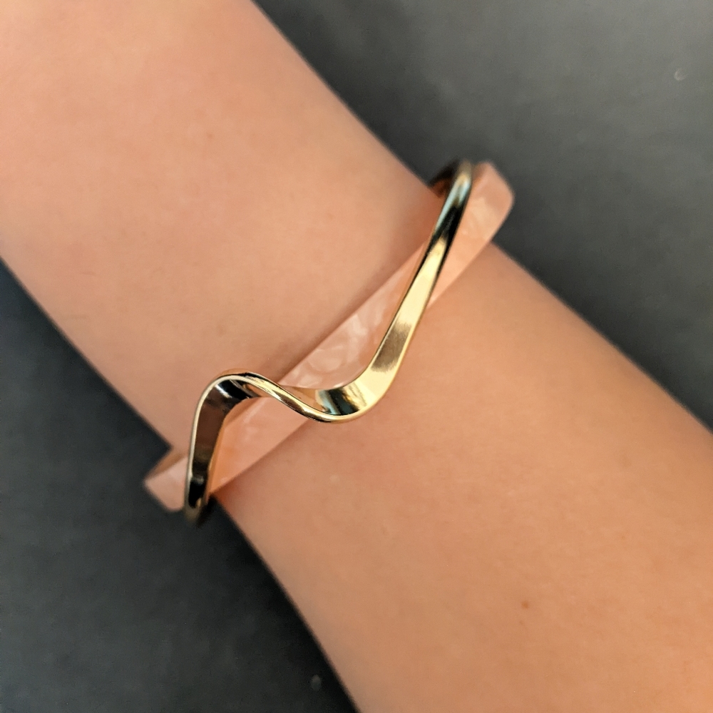 Architectural adjustable bangle